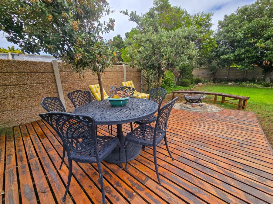 3 Bedroom Property for Sale in Stilbaai Wes Western Cape